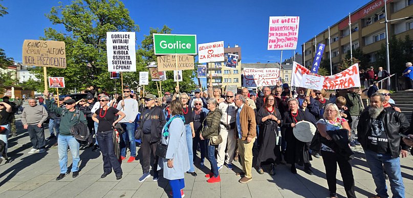 Przeciwnicy Karola Nawrockiego skandowali na Rynku [FOTO/WIDEO]