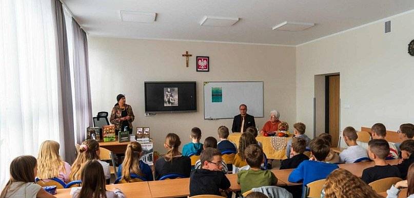 Młodzież z Bobowej odkrywa bohaterów lokalnej historii [FOTO]