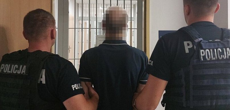 Szaleńczy pościg ulicami Jasła! Audi uciekało przed policją, pasażer wyrzucał...