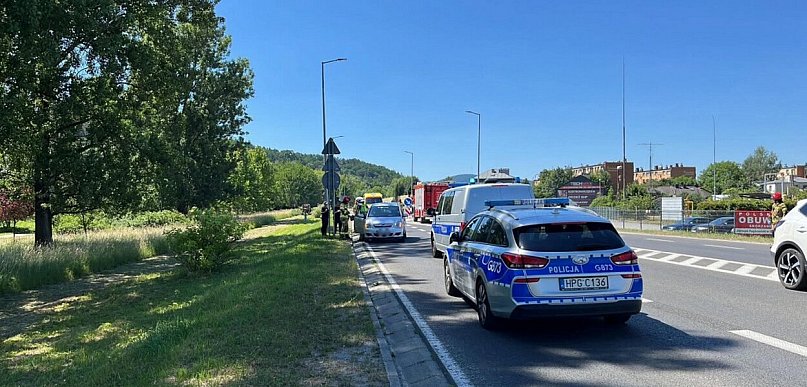 Seria zdarzeń drogowych w powiecie gorlickim. Kolizje, dachowanie i wypadki