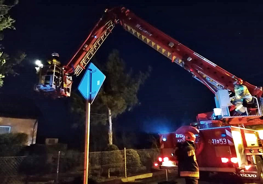 godzina 17.30 Kryg - zabezpieczanie budynku mieszkalnego / foto: OSP KSRG Kryg