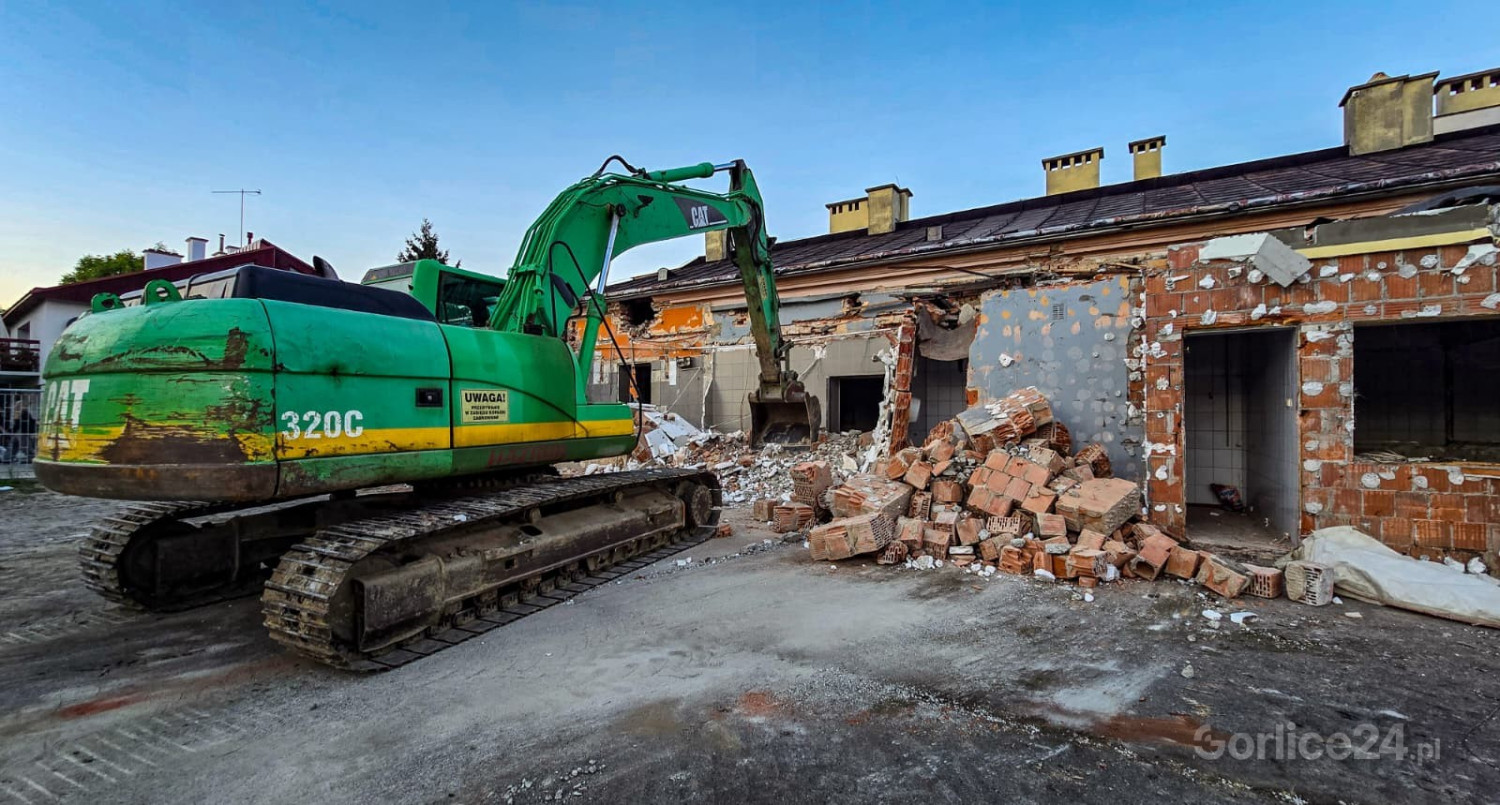 Pod koniec wakacji na tereny zakładów