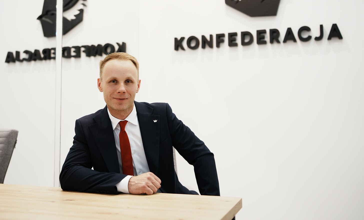 Kamil Mucha, prezes okręgu oraz dyrektor nowego biura. Fot. Piotr Boczoń / Gorlice24