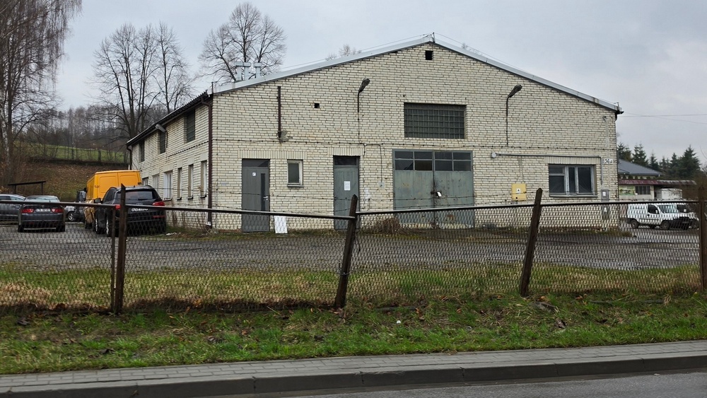 Obiekty przy ul. Węgierskiej - to tutaj ma powstać nowy market. Fot. Gorlice24