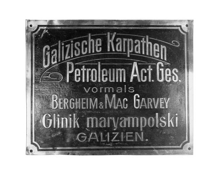 Tabliczka - Galicyjskie Karpackie Naftowe Towarzystwo Akcyjne / Archiwum